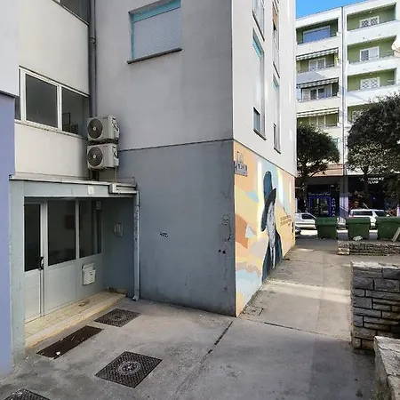 Zen Apartment